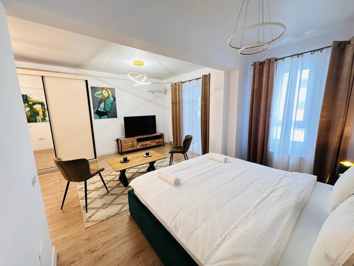 Happy Studio By Rh Living Bukares Bagian luar foto