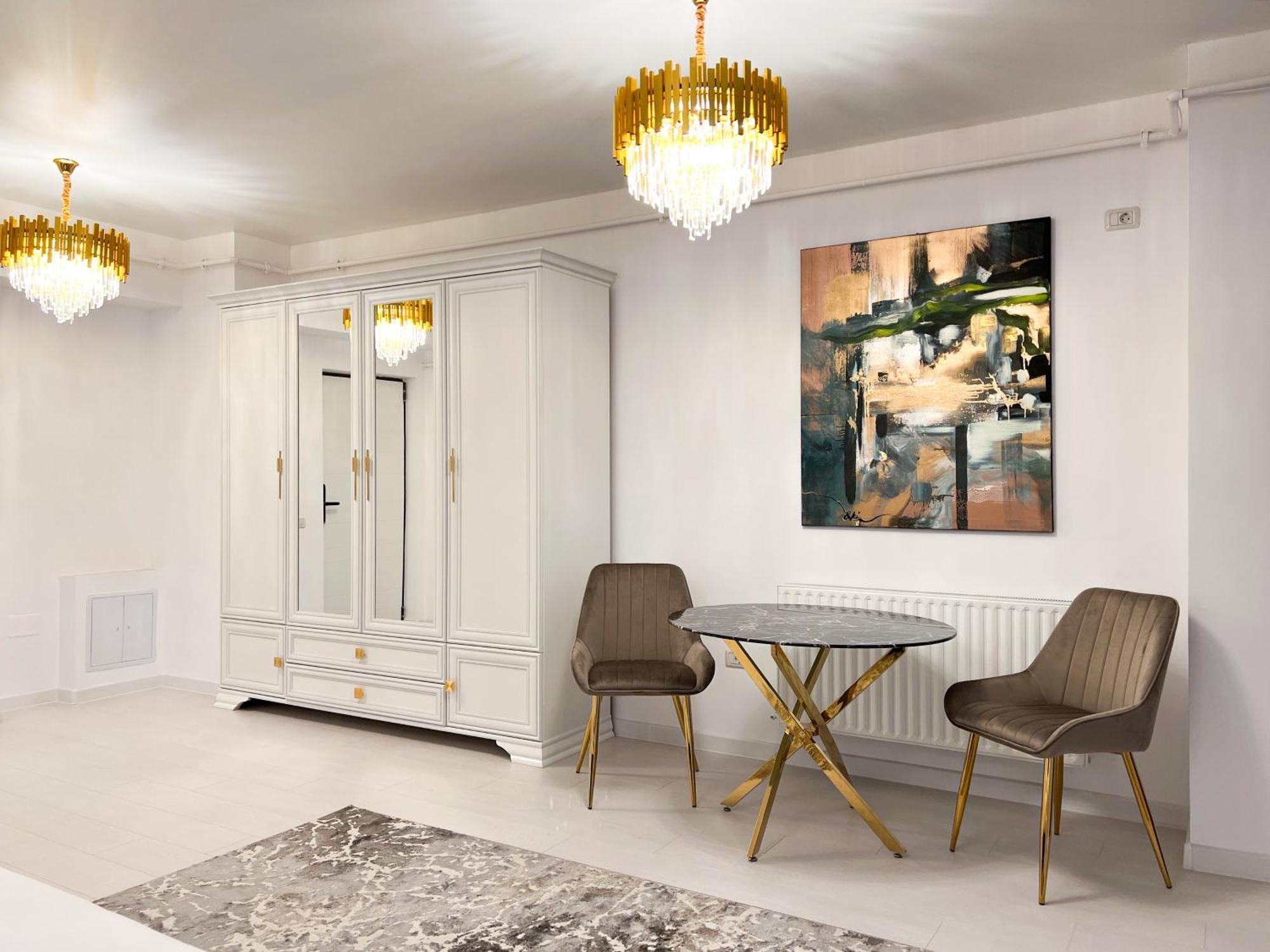 Happy Studio By Rh Living Bukares Bagian luar foto