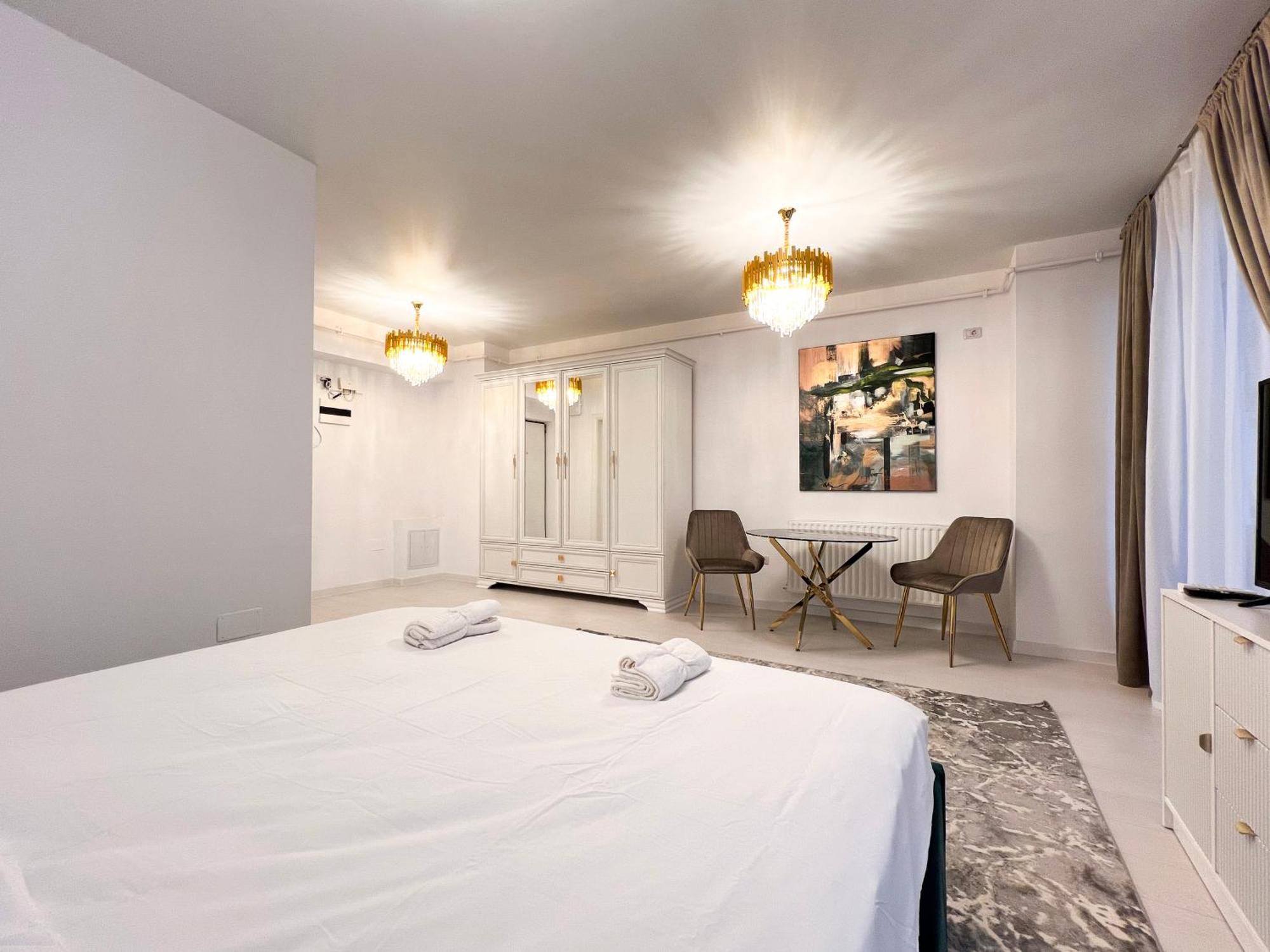 Happy Studio By Rh Living Bukares Bagian luar foto
